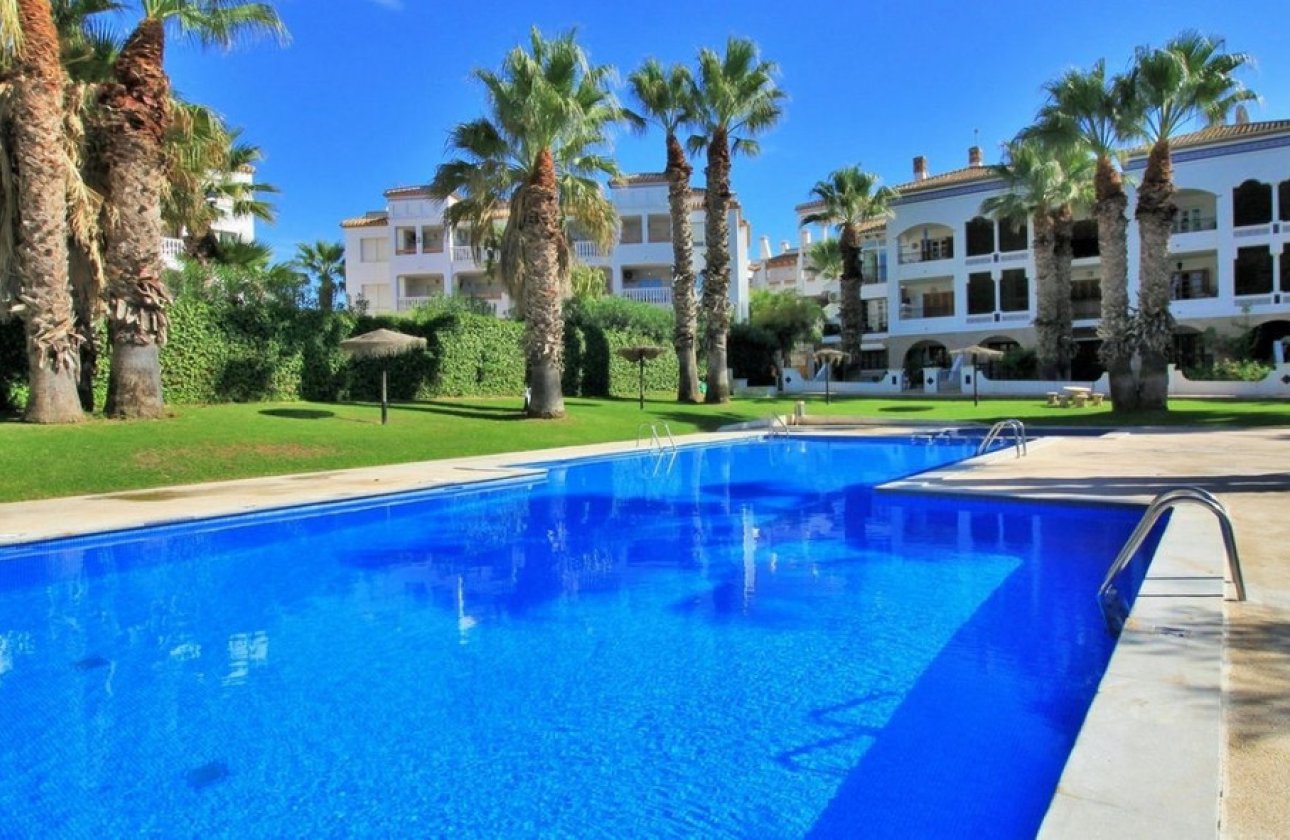 Resale - Apartment / flat -
Orihuela - Villamartin