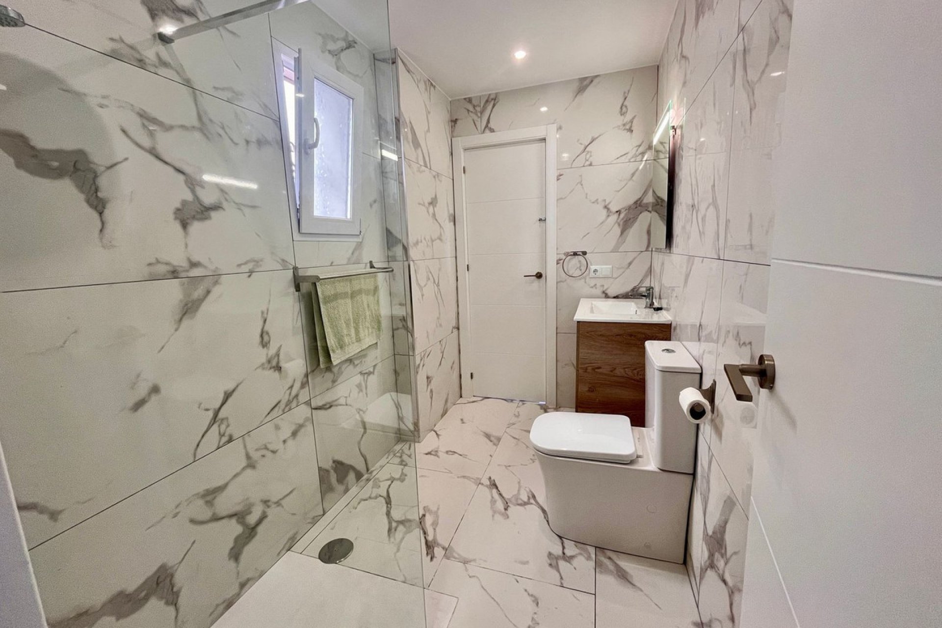 Resale - Apartment / flat -
Orihuela - Villamartin