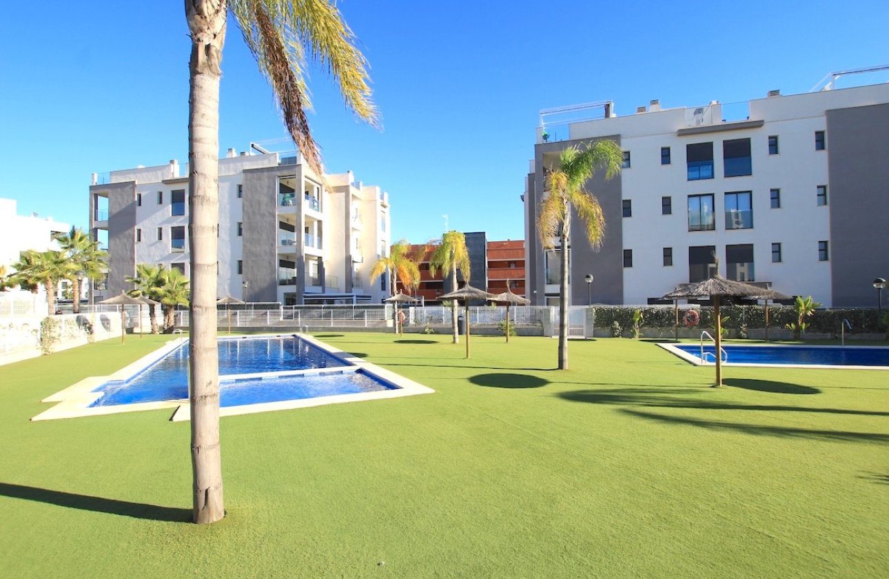 Resale - Apartment / flat -
Orihuela - Villamartin