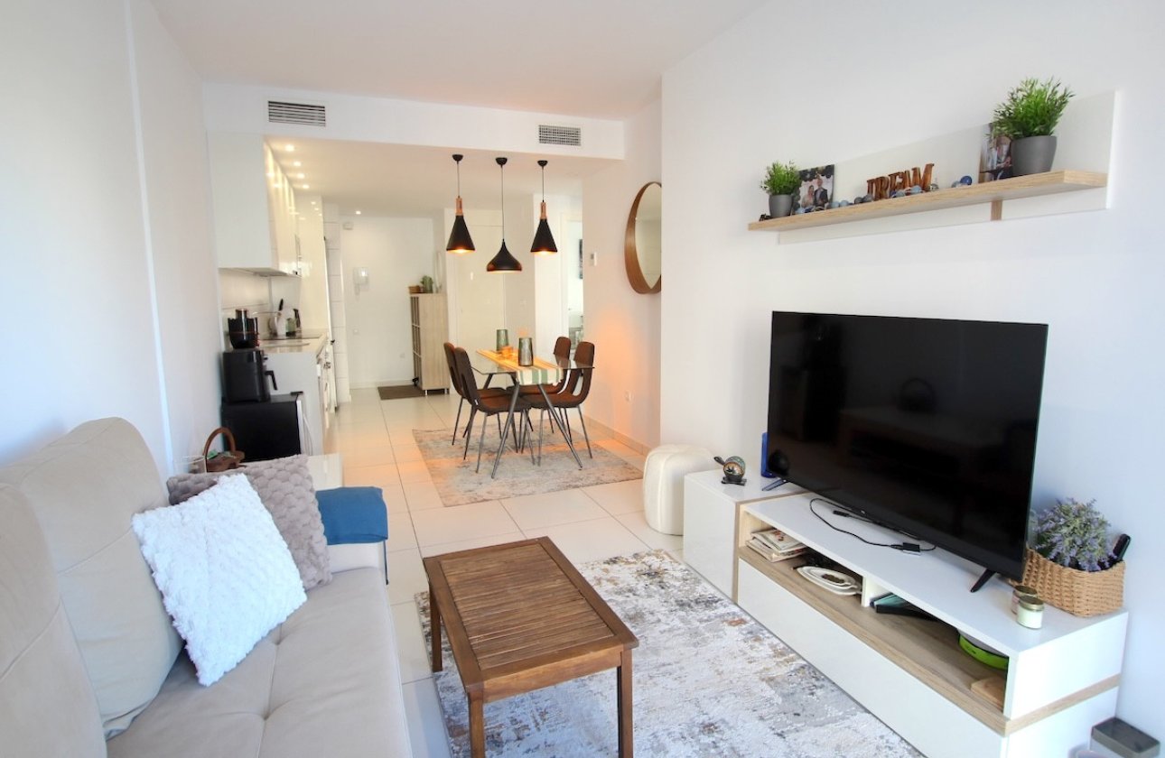 Resale - Apartment / flat -
Orihuela - Villamartin