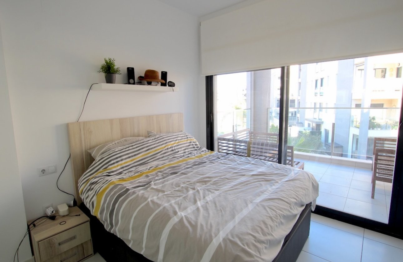 Resale - Apartment / flat -
Orihuela - Villamartin