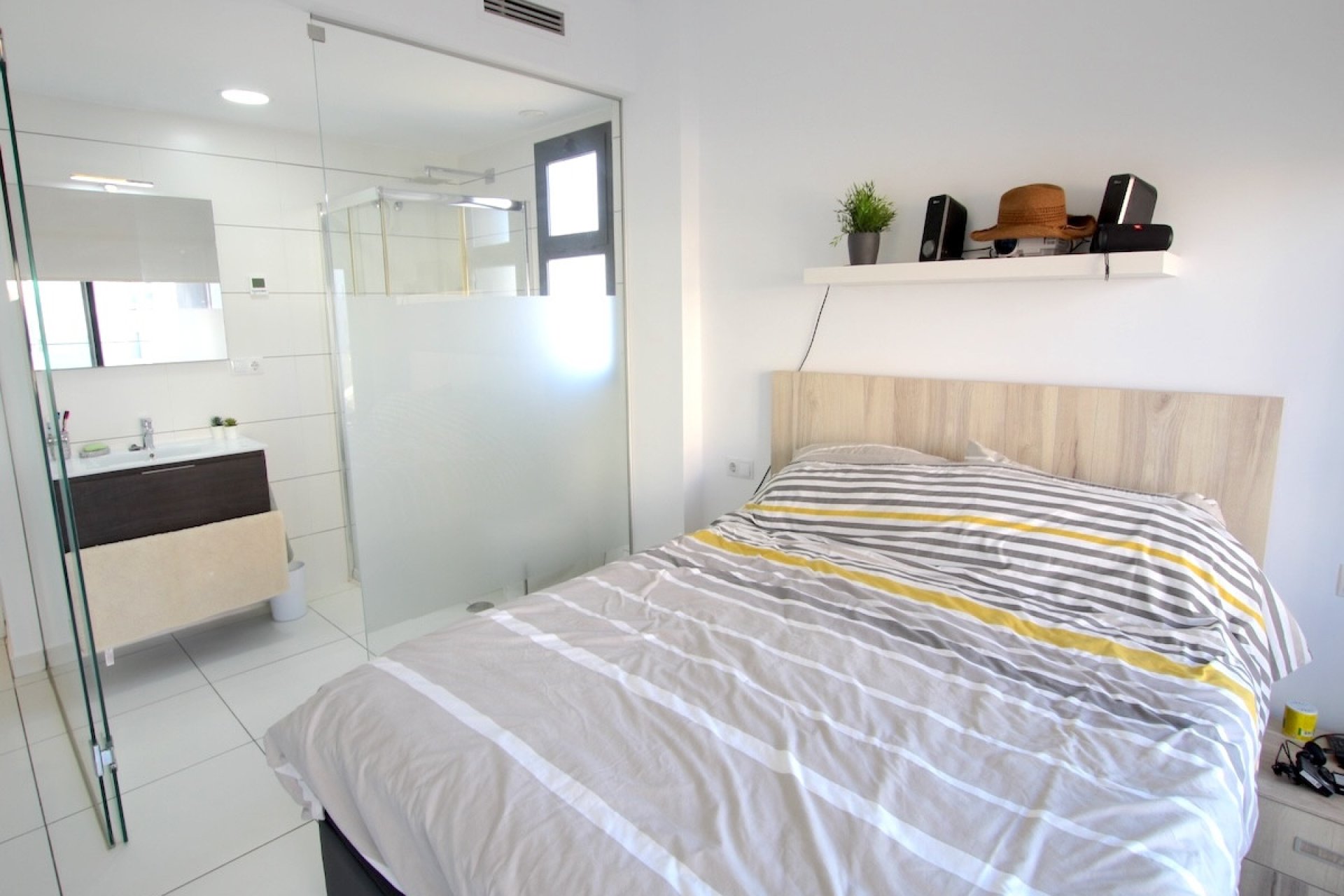 Resale - Apartment / flat -
Orihuela - Villamartin