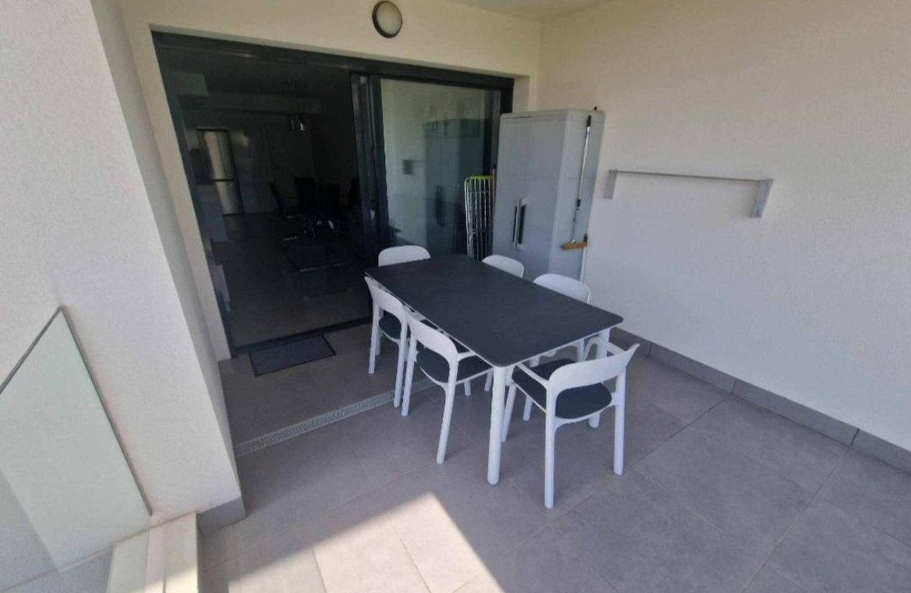 Resale - Apartment / flat -
Orihuela - Villamartin