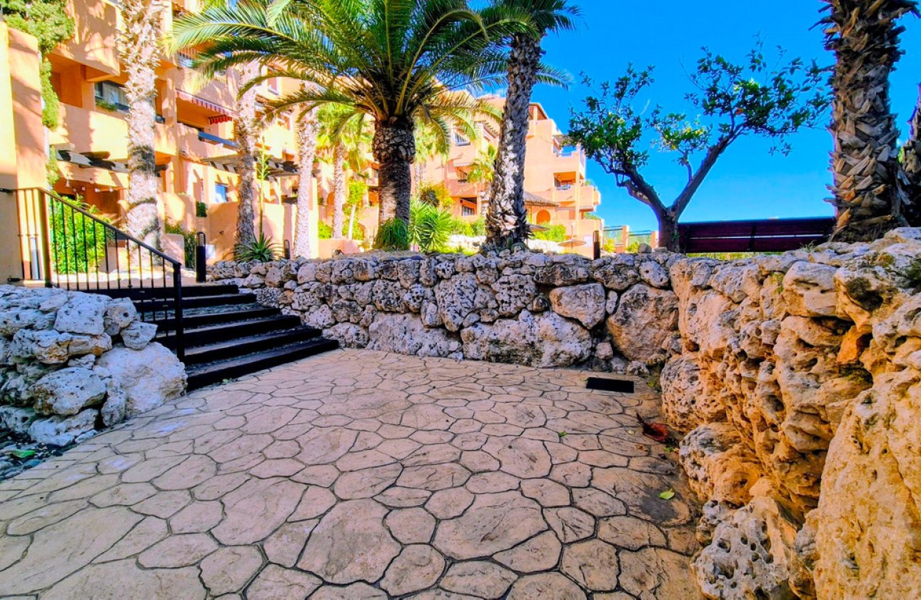 Resale - Apartment / flat -
Orihuela - Villamartin