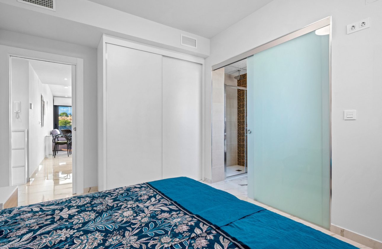 Resale - Apartment / flat -
Orihuela - Villamartin