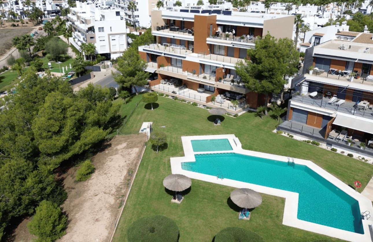 Resale - Apartment / flat -
Orihuela - Villamartin