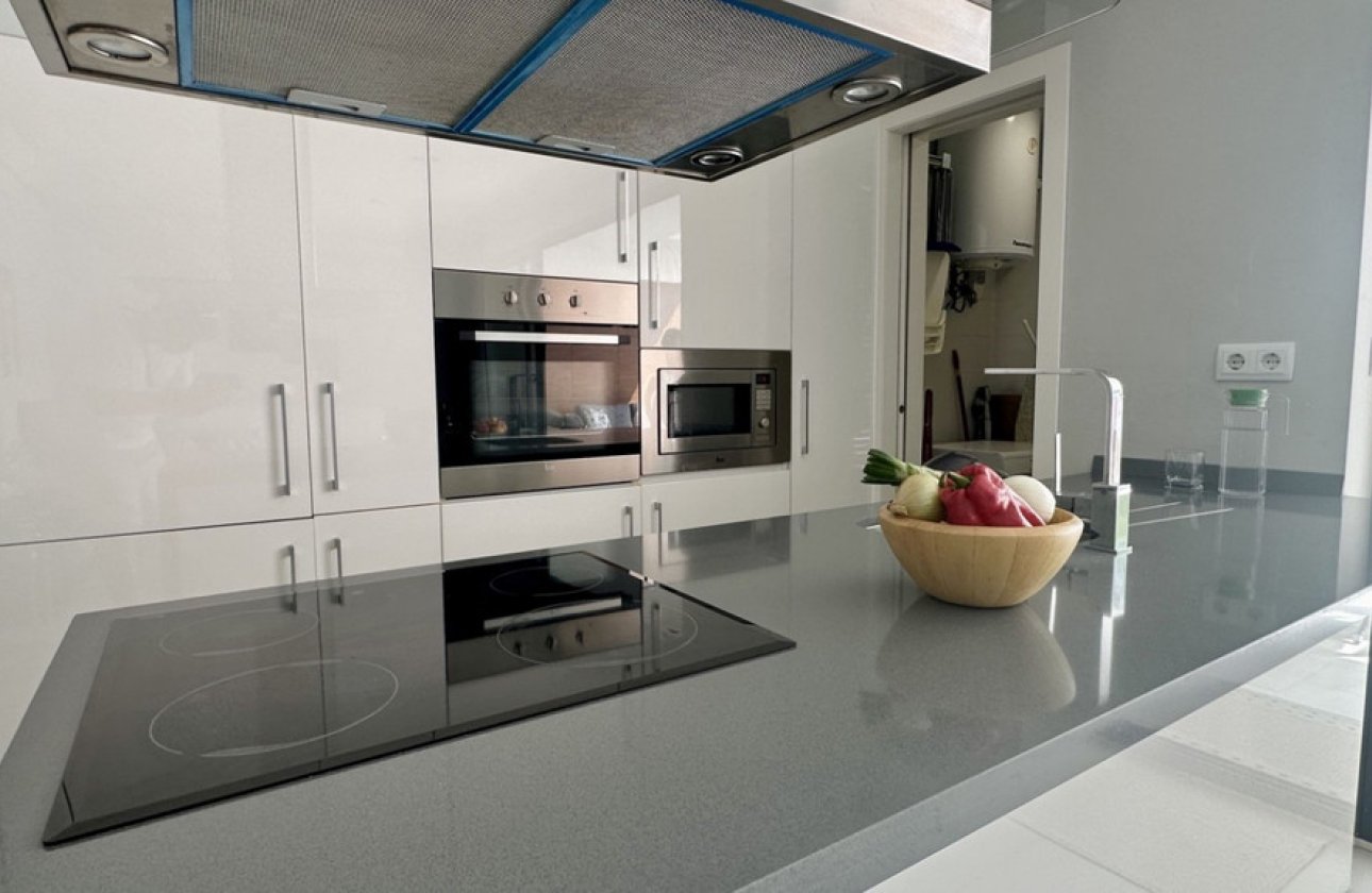 Resale - Apartment / flat -
Orihuela - Villamartin