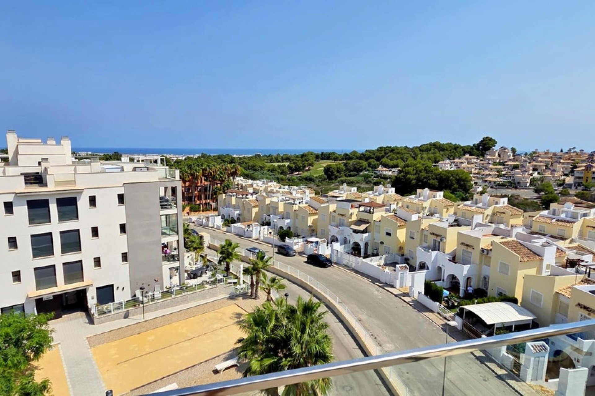 Resale - Apartment / flat -
Orihuela - Villamartin
