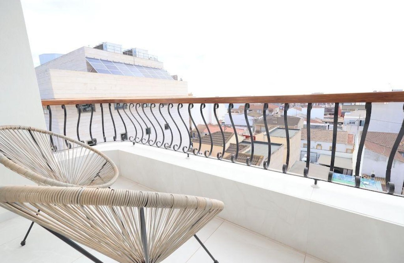 Resale - Apartment / flat -
Pilar de la Horadada - Zona Pueblo