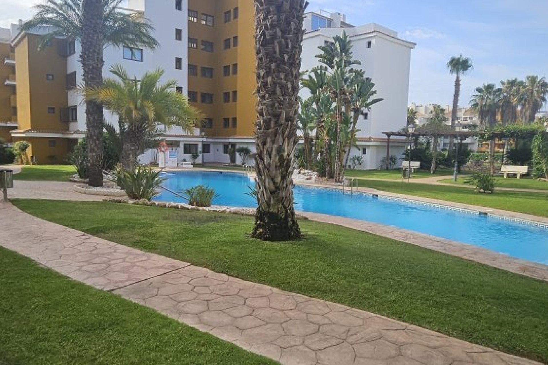 Resale - Apartment / flat -
Punta Prima - La Entrada