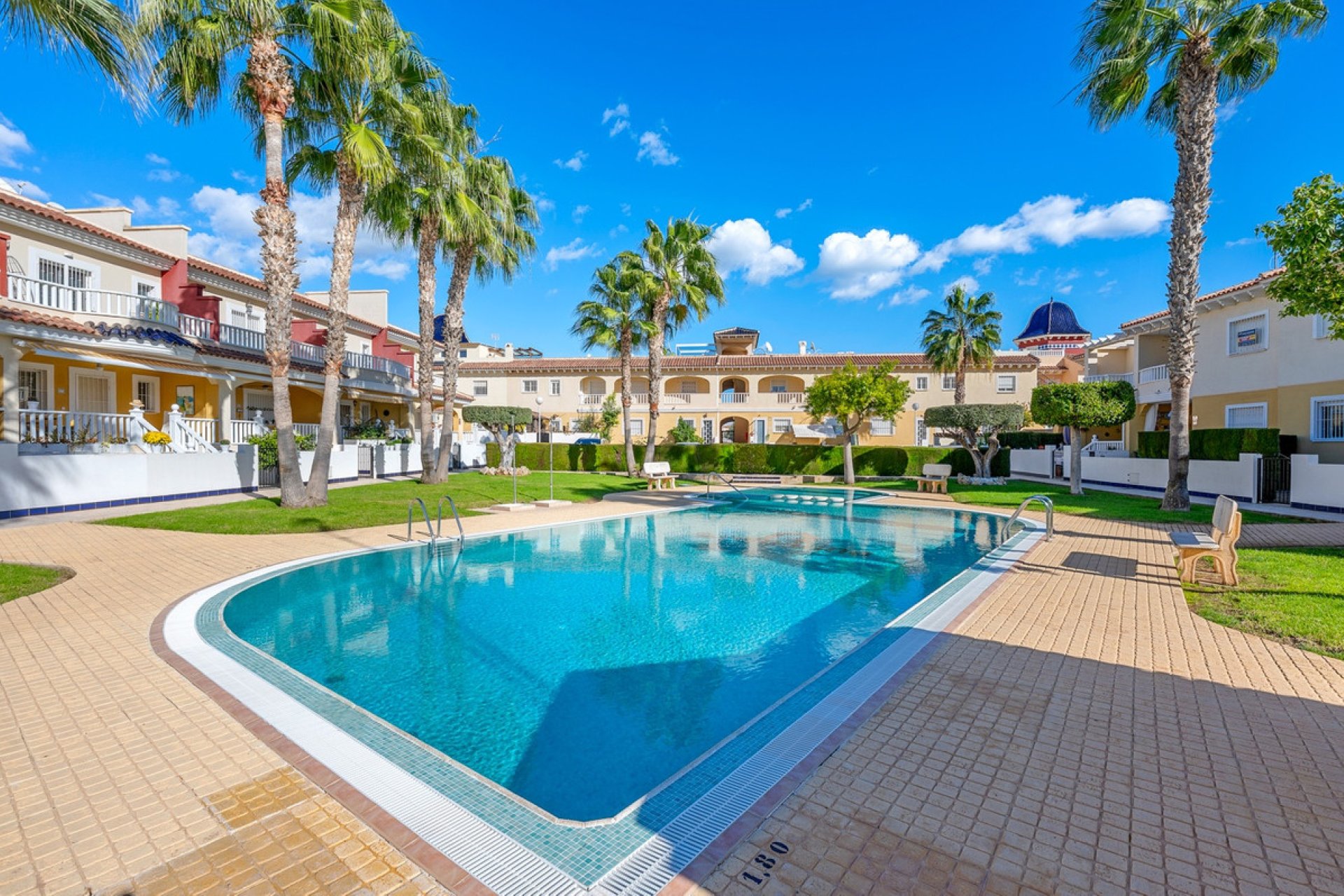 Resale - Apartment / flat -
Rojales - Ciudad Quesada