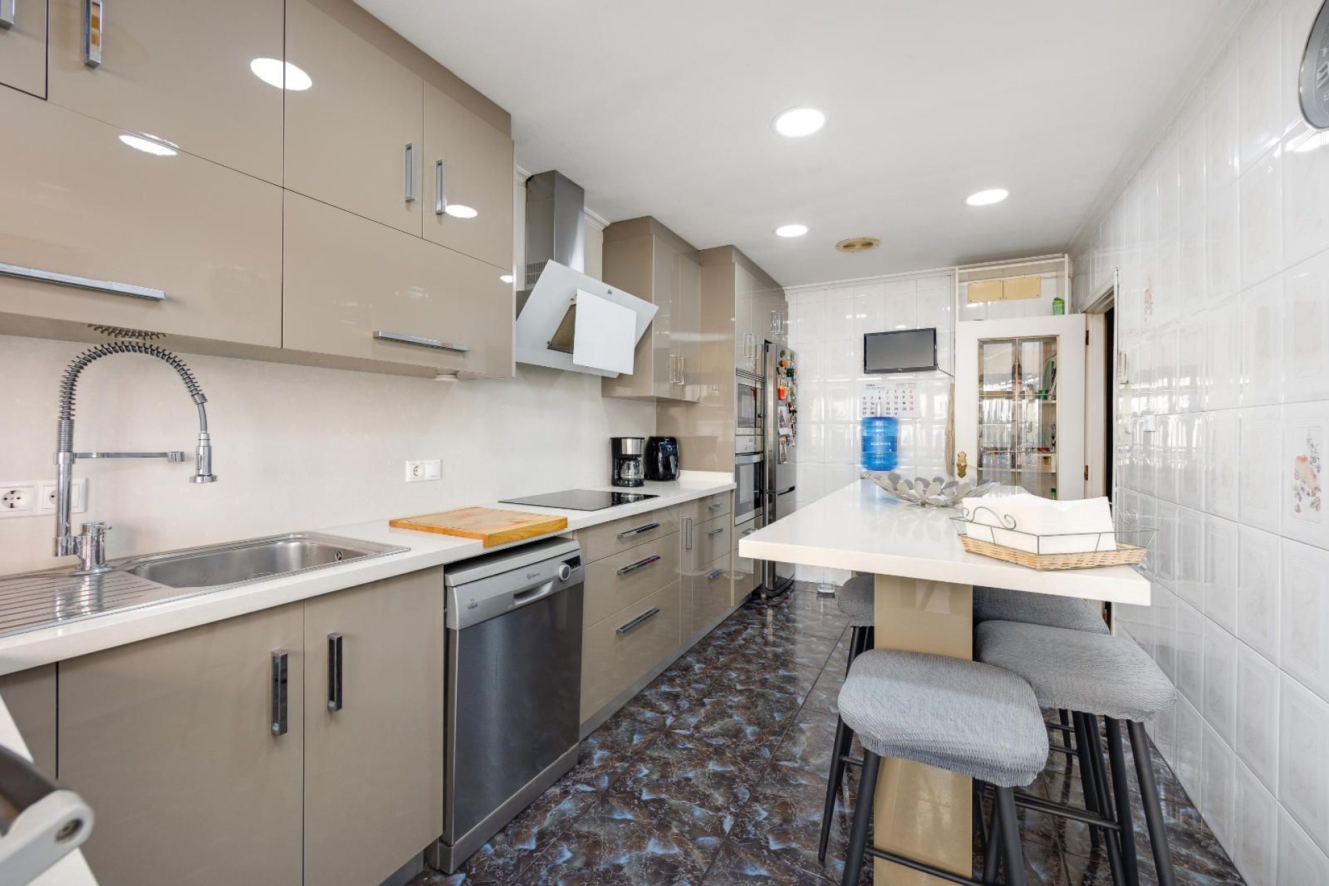 Resale - Apartment / flat -
Torrevieja - Centro - Muelle Pesquero