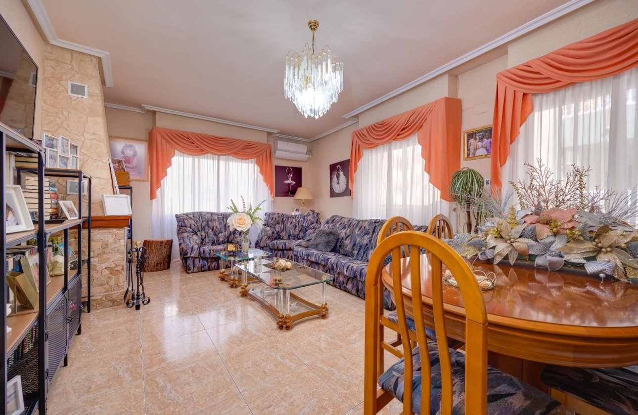Resale - Apartment / flat -
Torrevieja - Centro - Muelle Pesquero