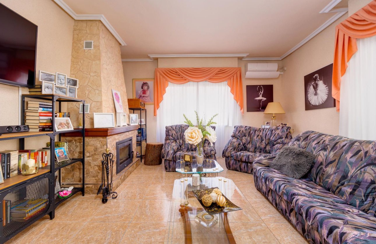 Resale - Apartment / flat -
Torrevieja - Centro - Muelle Pesquero