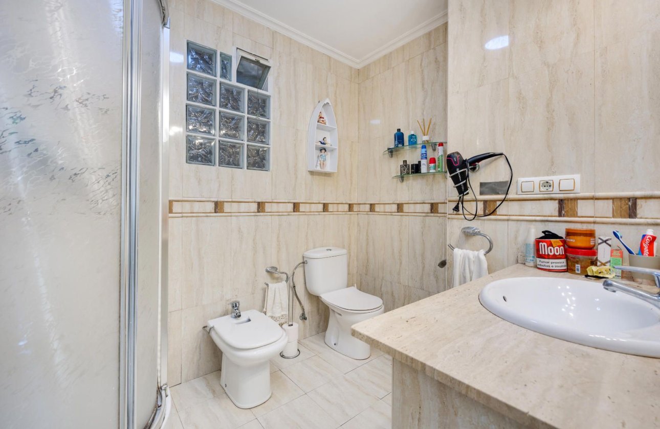 Resale - Apartment / flat -
Torrevieja - Centro - Muelle Pesquero