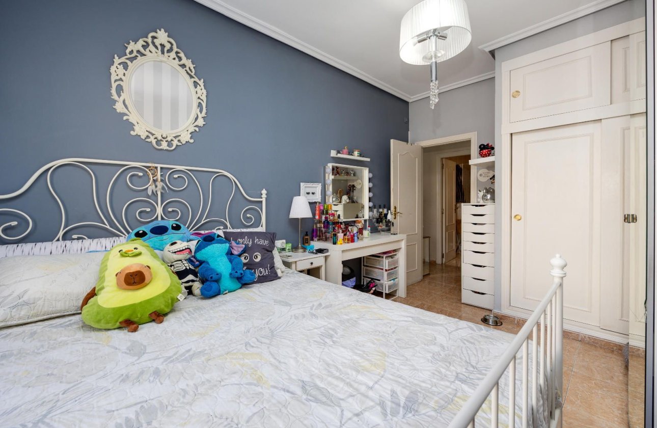 Resale - Apartment / flat -
Torrevieja - Centro - Muelle Pesquero