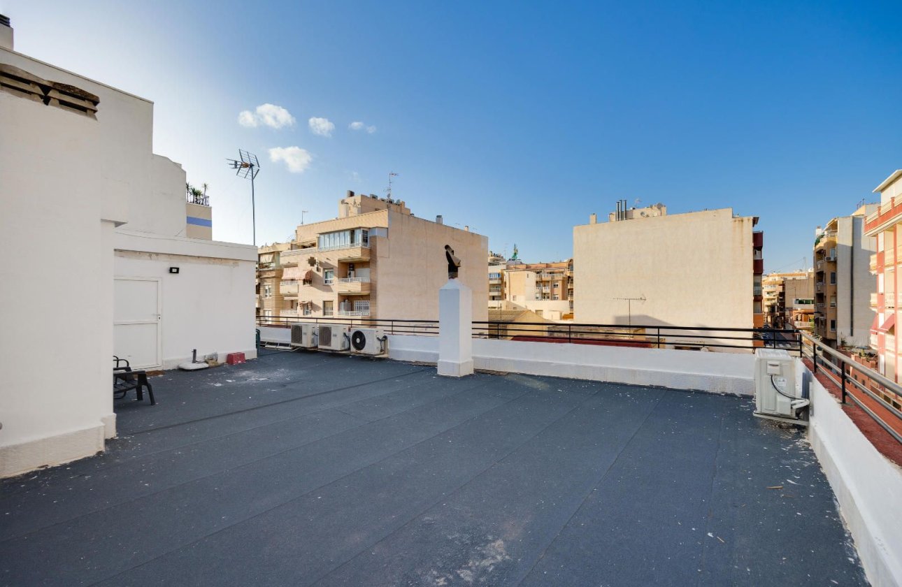 Resale - Apartment / flat -
Torrevieja - Centro - Muelle Pesquero