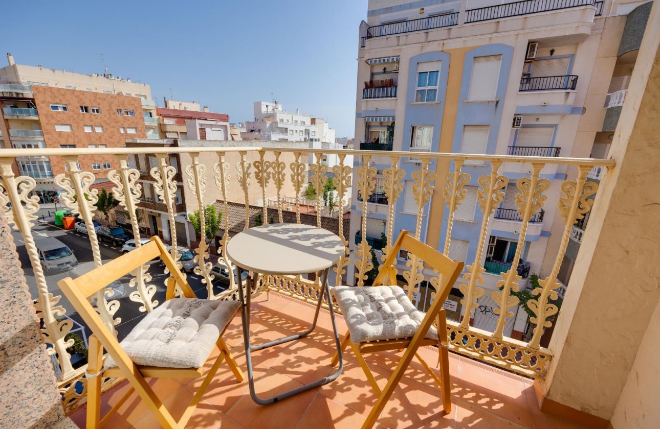 Resale - Apartment / flat -
Torrevieja - Centro - Muelle Pesquero