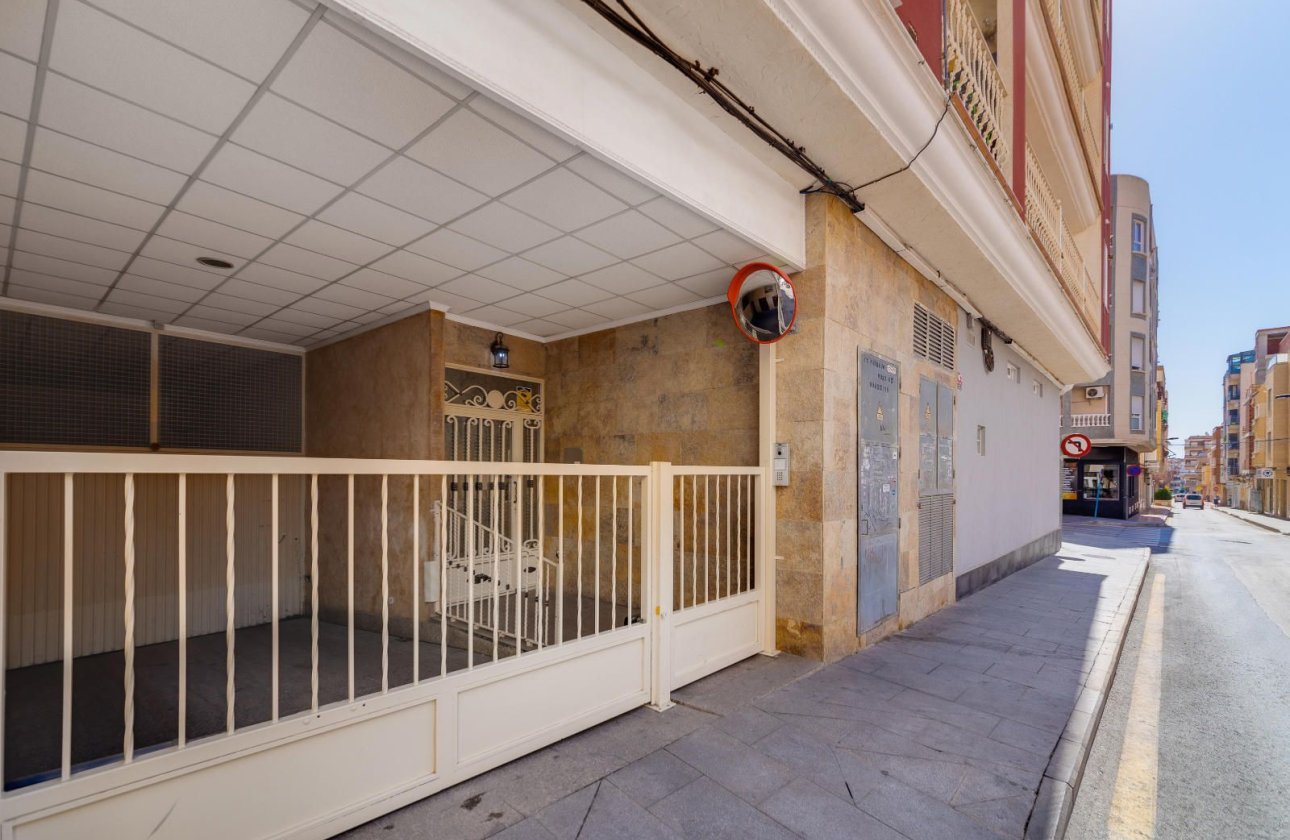 Resale - Apartment / flat -
Torrevieja - Centro - Muelle Pesquero