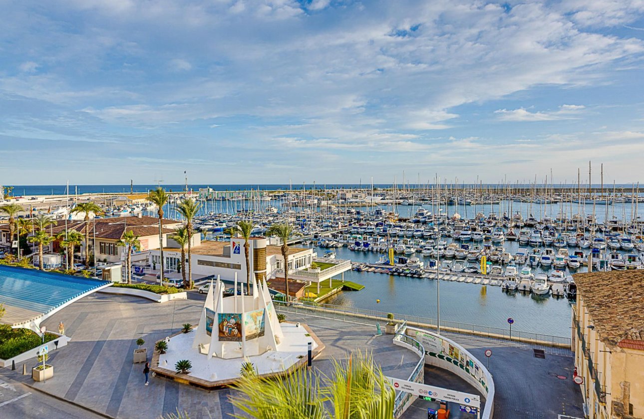 Resale - Apartment / flat -
Torrevieja - Centro - Muelle Pesquero