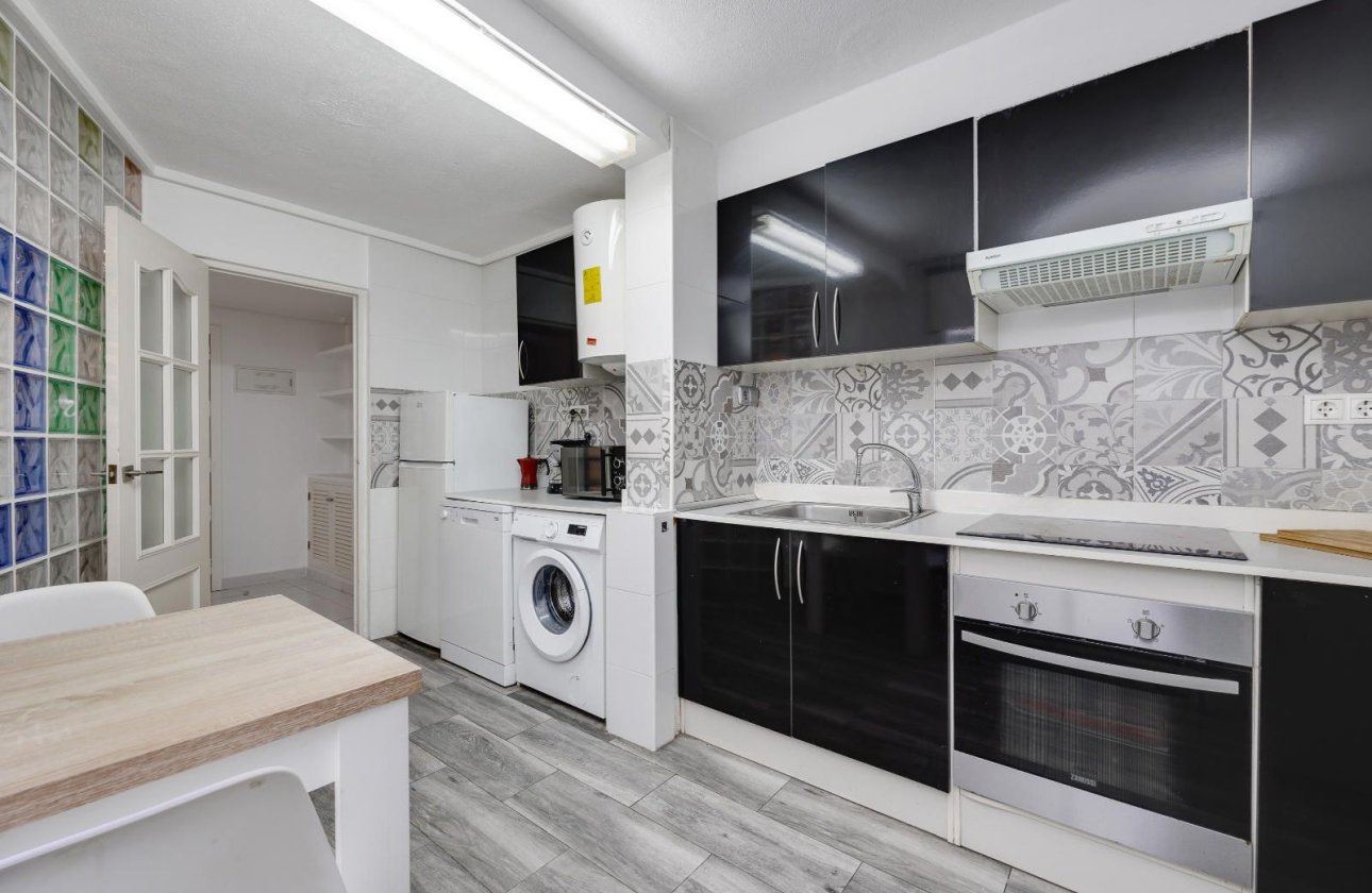 Resale - Apartment / flat -
Torrevieja - Centro