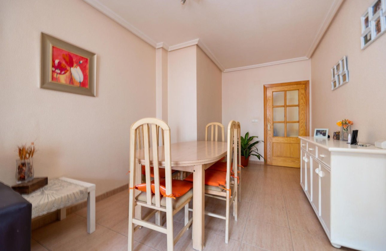 Resale - Apartment / flat -
Torrevieja - Centro