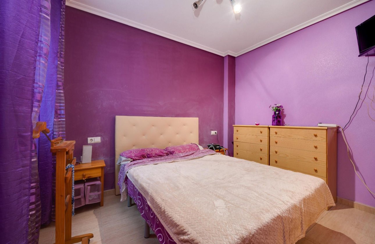 Resale - Apartment / flat -
Torrevieja - Centro