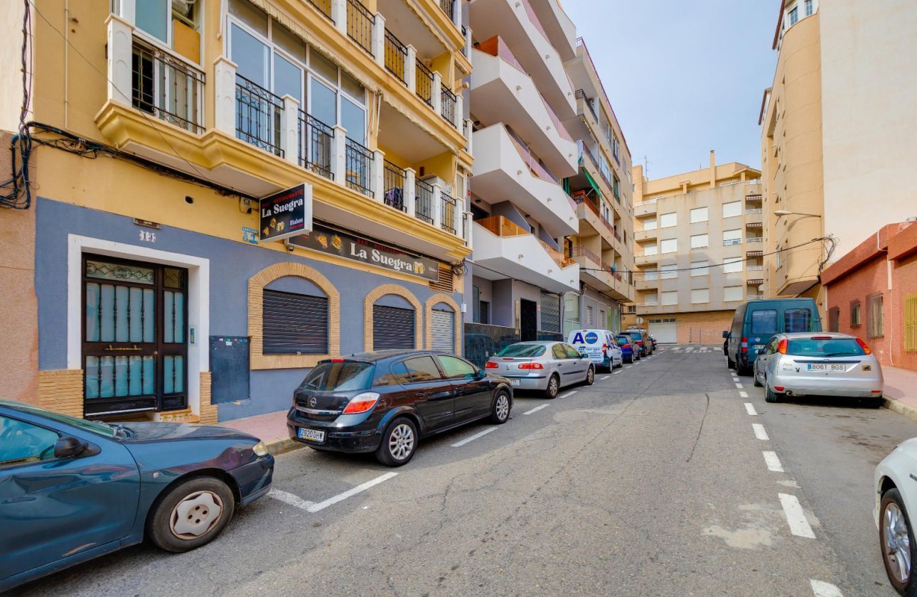 Resale - Apartment / flat -
Torrevieja - Centro