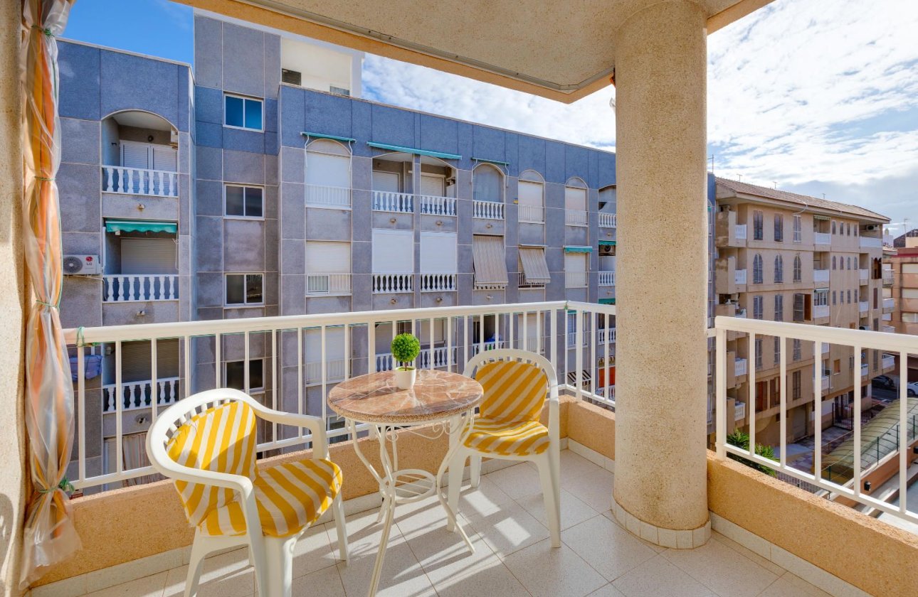 Resale - Apartment / flat -
Torrevieja - El Acequión - Los Náufragos