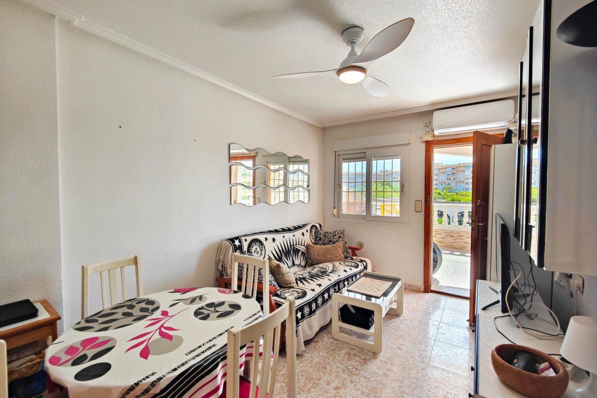 Resale - Apartment / flat -
Torrevieja - El Acequión - Los Náufragos