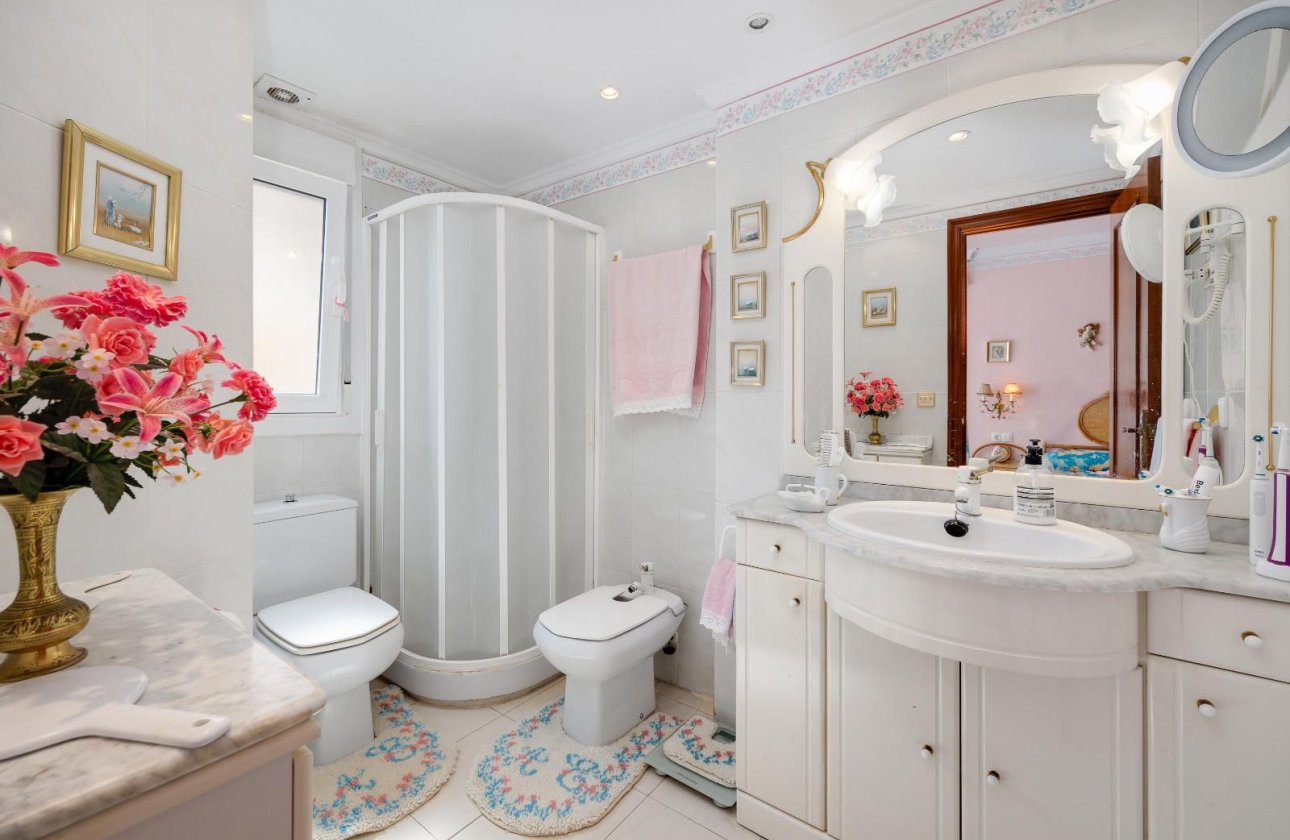 Resale - Apartment / flat -
Torrevieja - La Mata