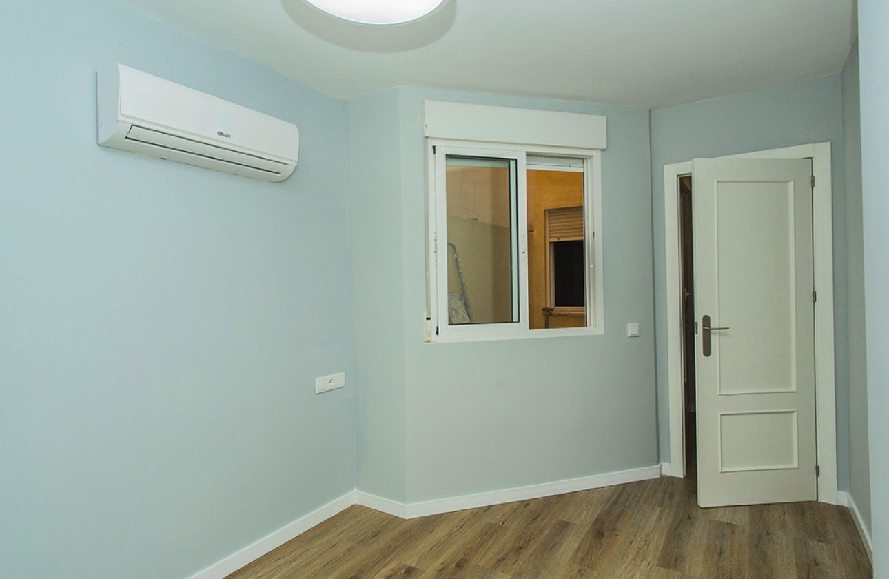 Resale - Apartment / flat -
Torrevieja - La Mata