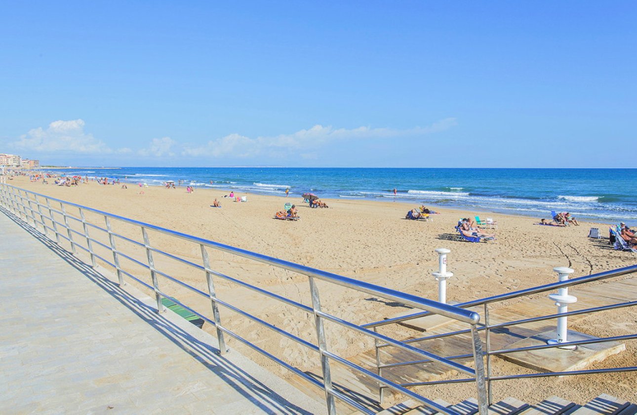 Resale - Apartment / flat -
Torrevieja - La Mata