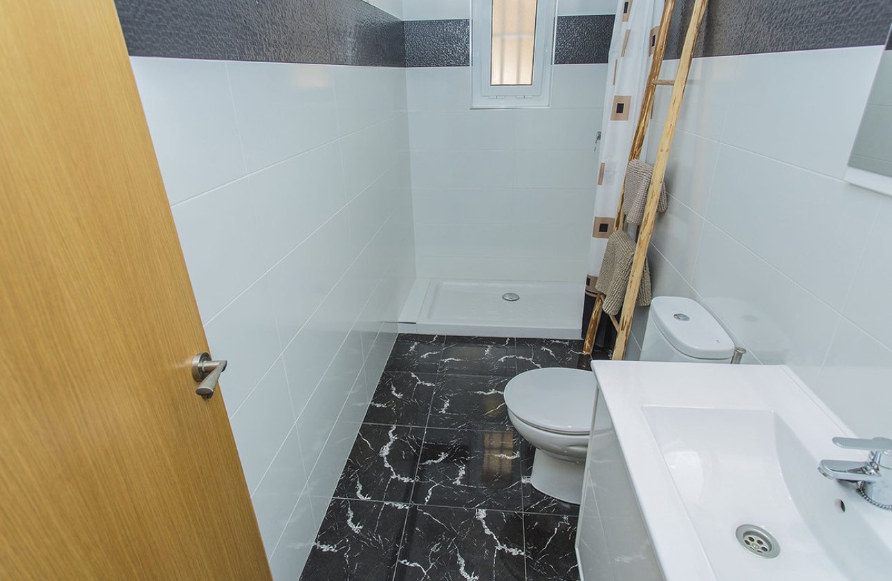 Resale - Apartment / flat -
Torrevieja - La Mata