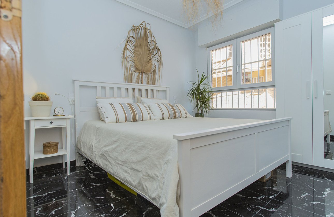 Resale - Apartment / flat -
Torrevieja - La Mata