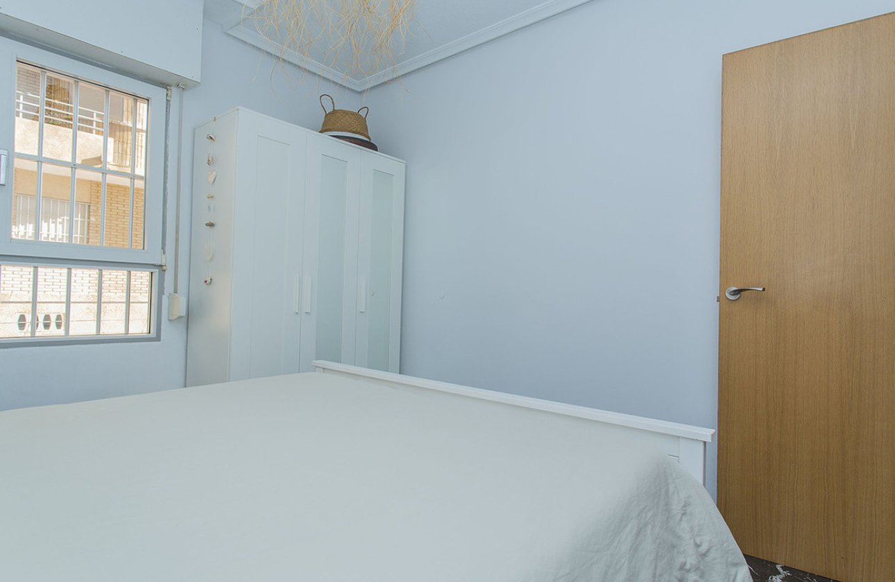 Resale - Apartment / flat -
Torrevieja - La Mata