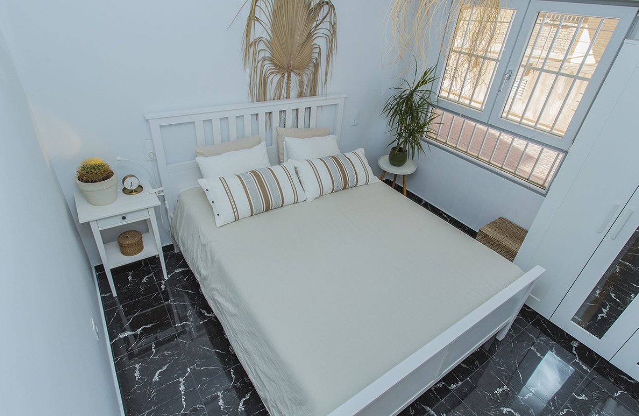 Resale - Apartment / flat -
Torrevieja - La Mata