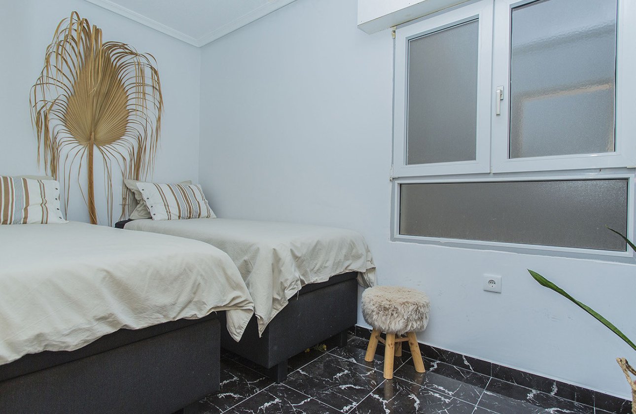 Resale - Apartment / flat -
Torrevieja - La Mata