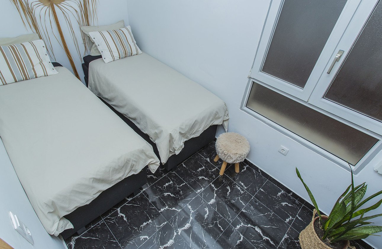 Resale - Apartment / flat -
Torrevieja - La Mata