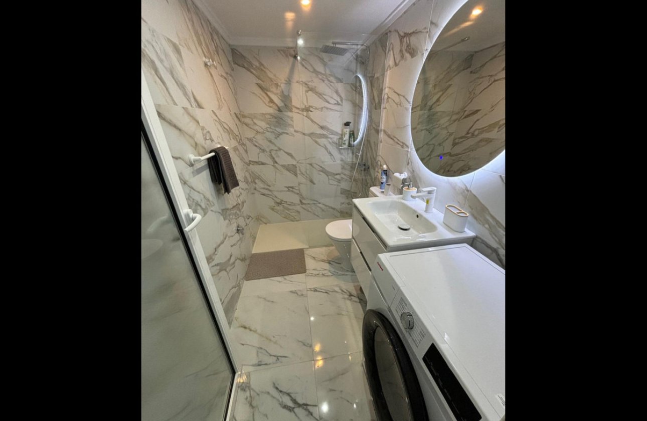 Resale - Apartment / flat -
Torrevieja - La Mata