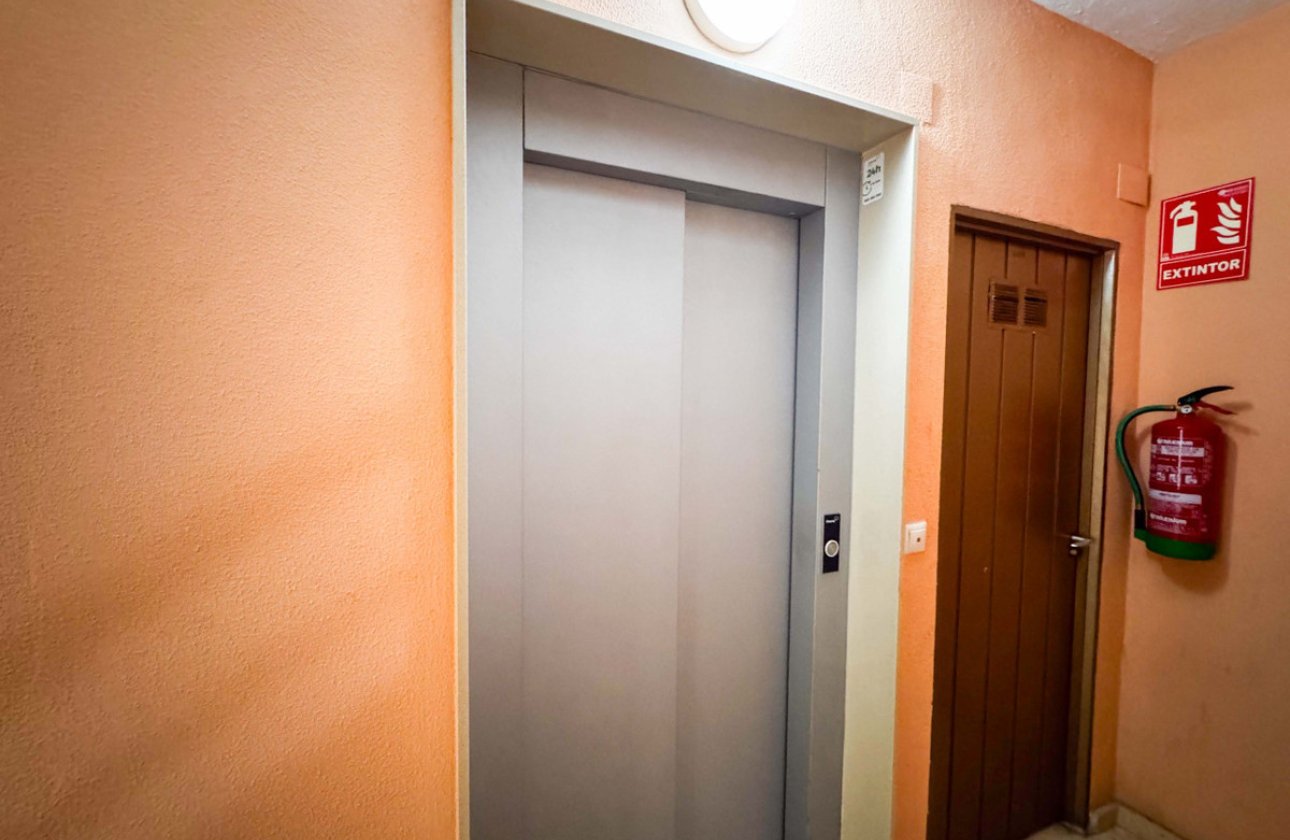 Resale - Apartment / flat -
Torrevieja - La Mata