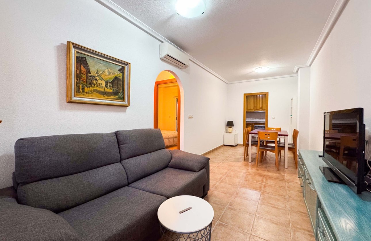 Resale - Apartment / flat -
Torrevieja - La Mata