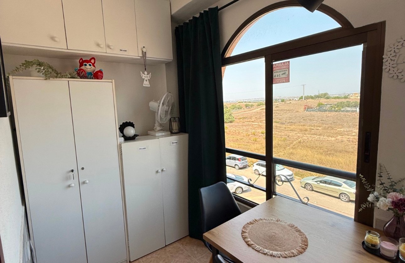 Resale - Apartment / flat -
Torrevieja - La Mata