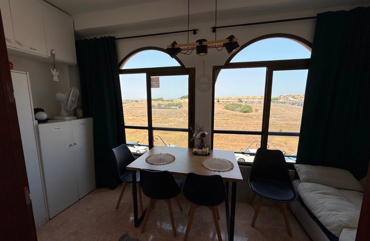 Resale - Apartment / flat -
Torrevieja - La Mata