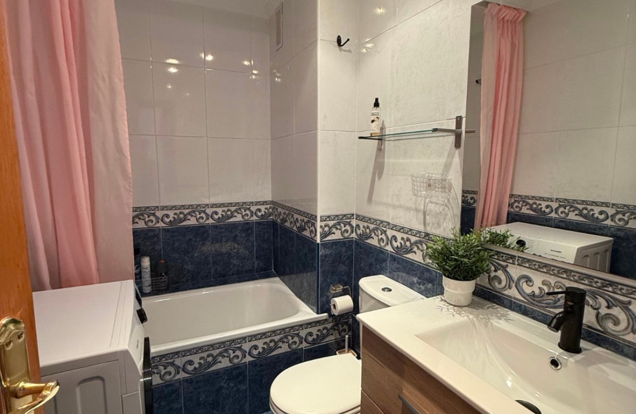 Resale - Apartment / flat -
Torrevieja - La Mata