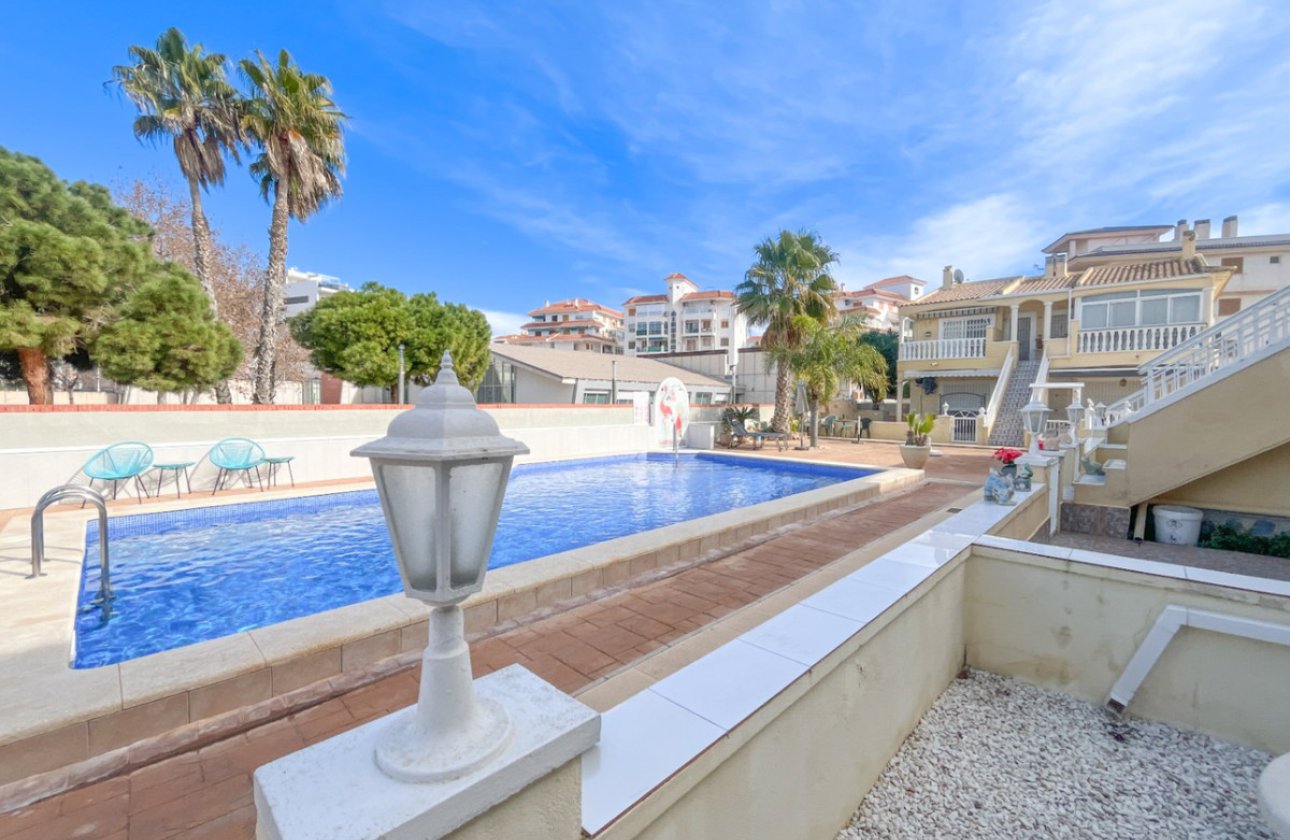Resale - Apartment / flat -
Torrevieja - La Mata