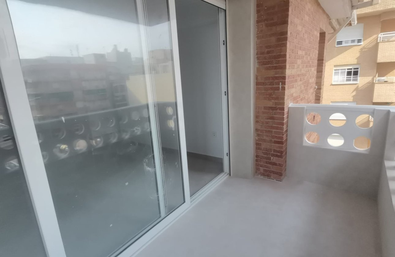 Resale - Apartment / flat -
Torrevieja - La Mata
