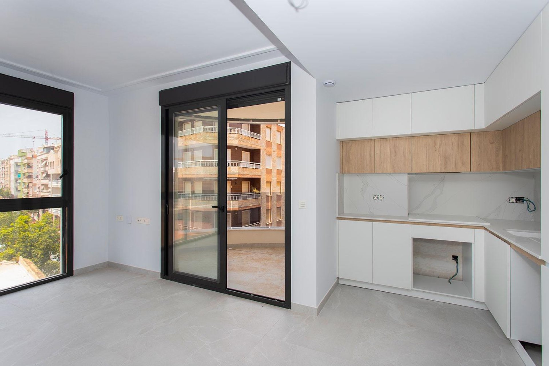 Resale - Apartment / flat -
Torrevieja - Paseo maritimo