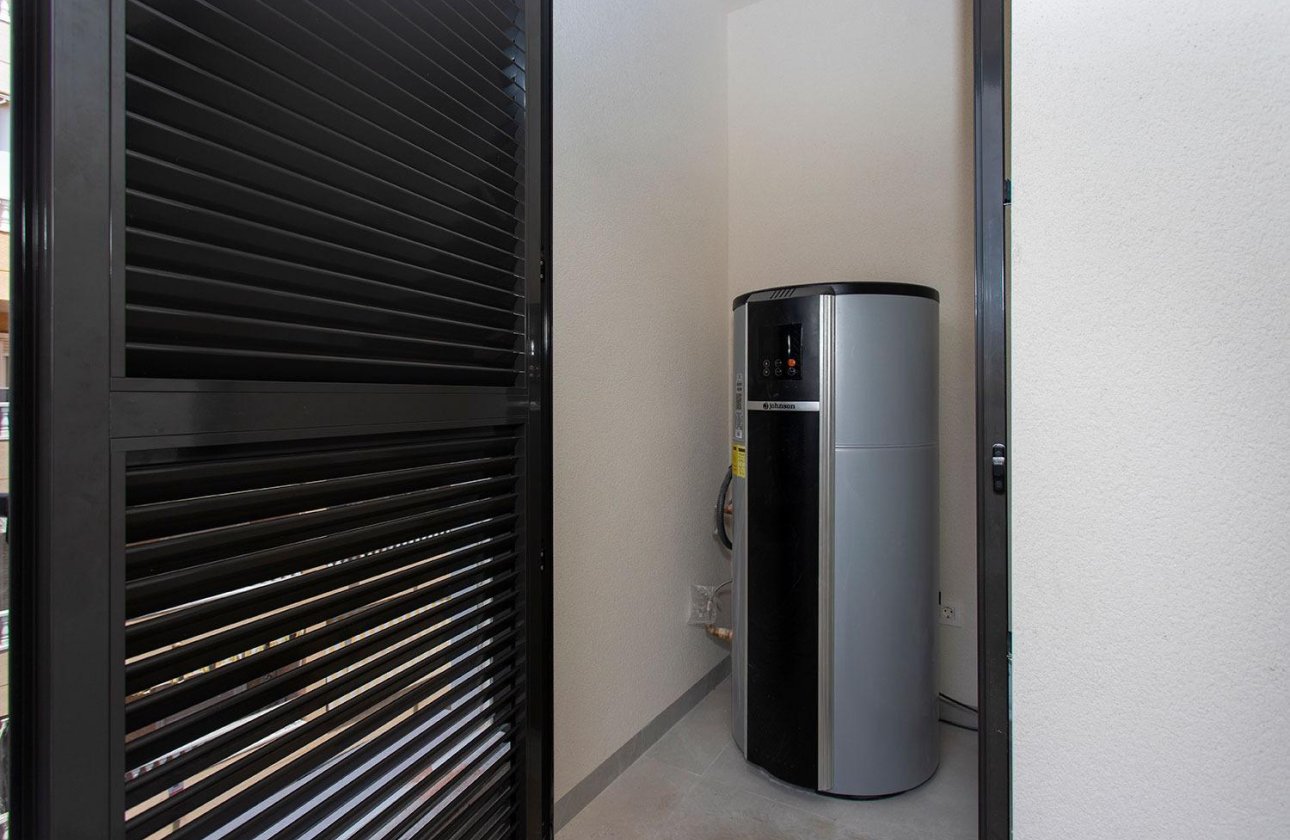 Resale - Apartment / flat -
Torrevieja - Paseo maritimo