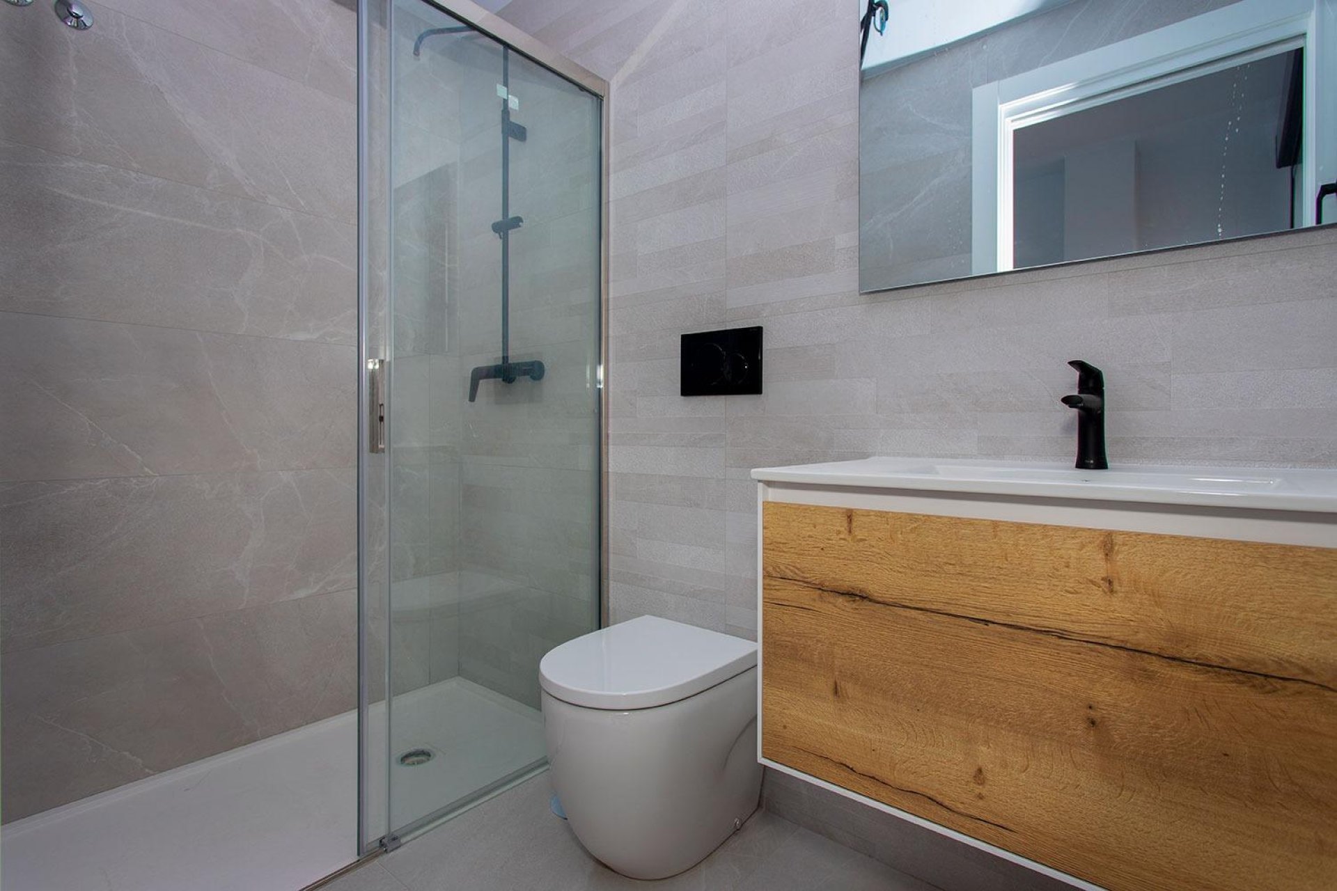 Resale - Apartment / flat -
Torrevieja - Paseo maritimo